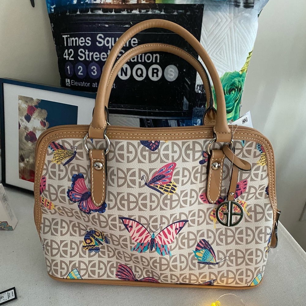 Gianni Bernini NWT monogram satchel. Outside pocket & shoulder strap $15 - Picture 2 of 15